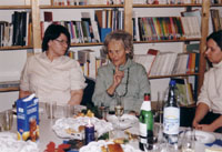 Grete Schurz, Feier im Doku, 2001 - FotografIn: Doku Graz, Aufnahmejahr: 2001