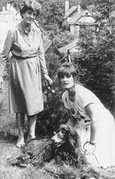 Marisa Mell mit Mutter und Hund Rocco